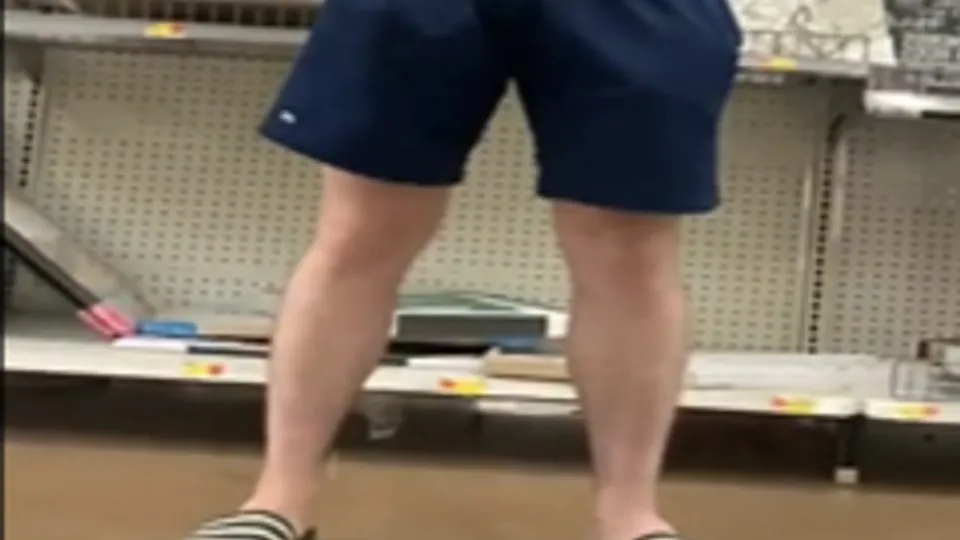 Public Masturbation: Discreet Wank