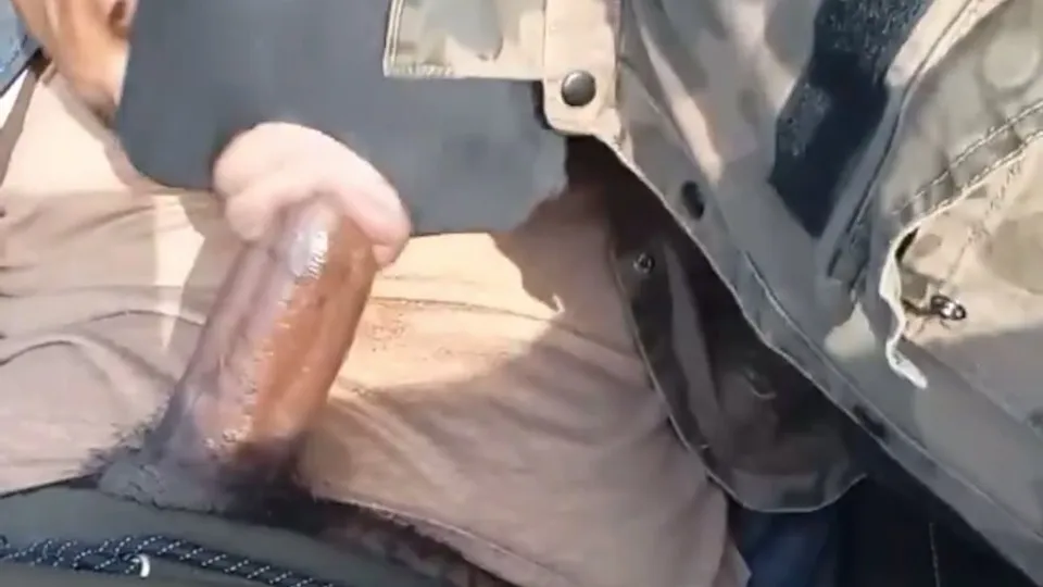 DL mask bandit getting his dick sucked pt.1 - ThisVid.com