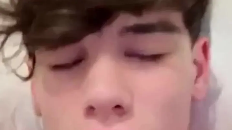 Dnz 2 gorgeous twinks fuck