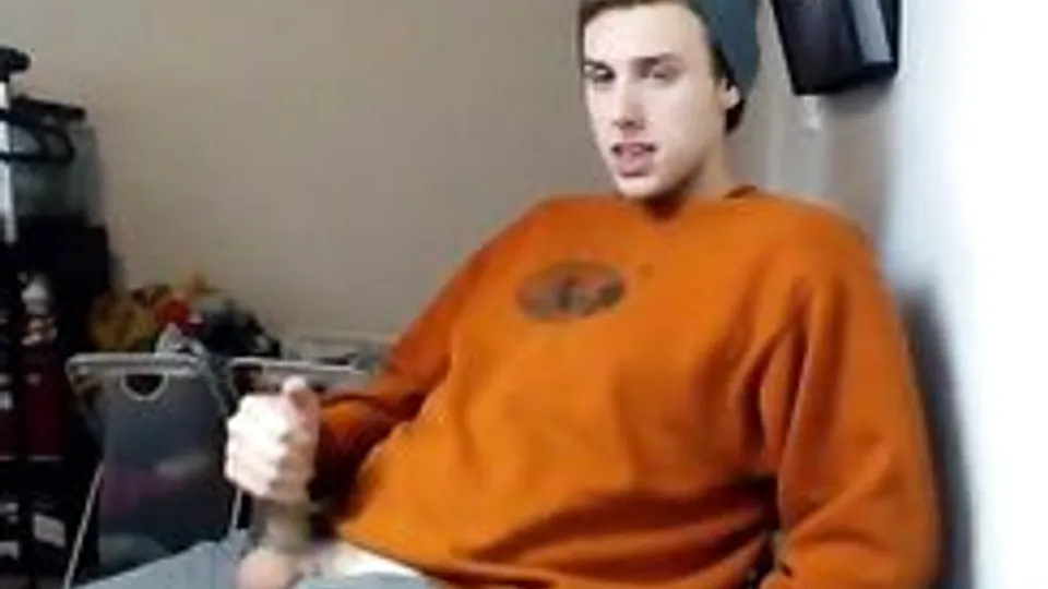 Dnz college cutie wanks his big dick