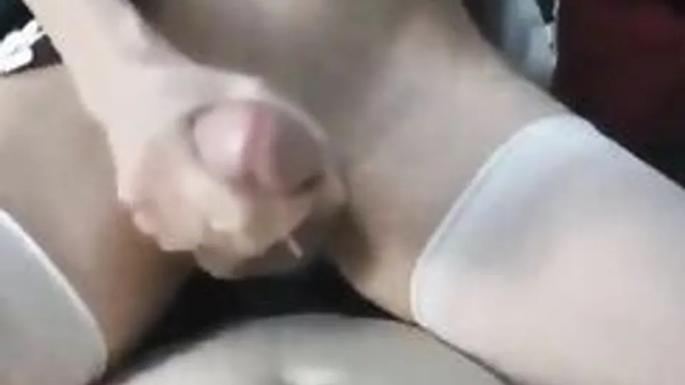 Dnz fem boy cums while riding