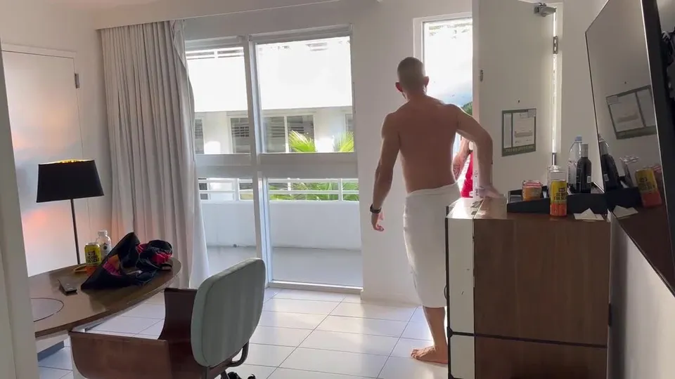 Dominic Cain fucking a guy from Grindr.mp4