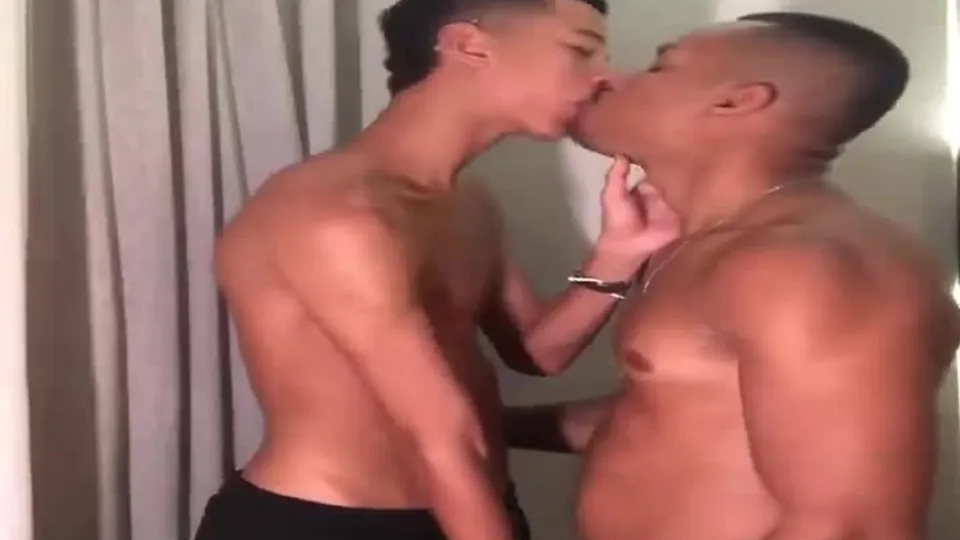 DOUGLAS Sexy Skinny Twinks, Creamy Dicks Sucking, Cockthirsty Mouth (22).mp4