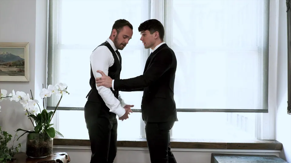 Drake Rogers Rides Andrey Vic’s Fat Cock