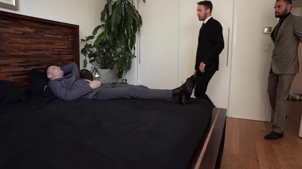 Drake Rogers Works Hard For Jeffrey Lloyd And Andrey Vic