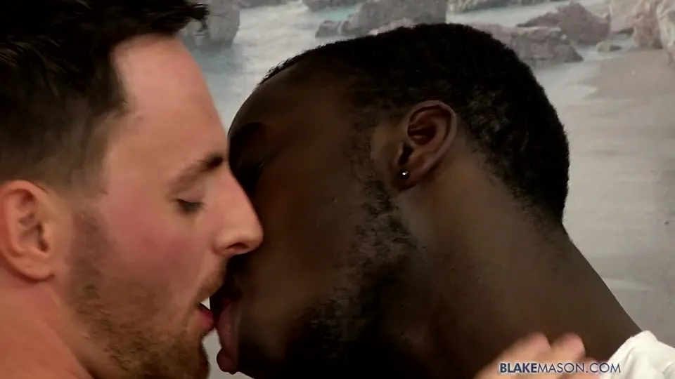 Drew Kingston and Riley Tess: Raw Interracial Fuck