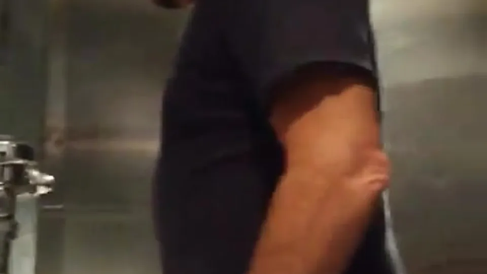 Drunk Man pissing at the urinal - ThisVid.com