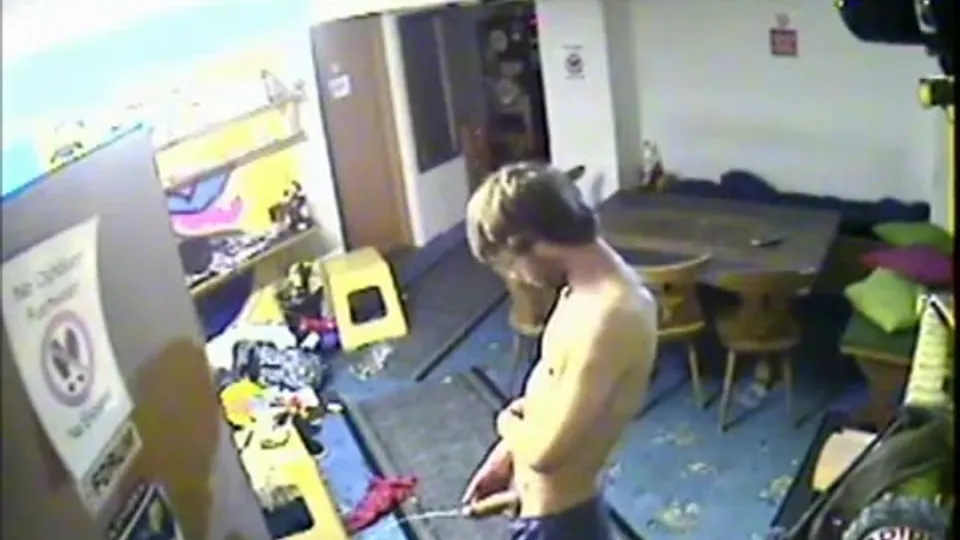 Drunk piss - video 9 - ThisVid.com