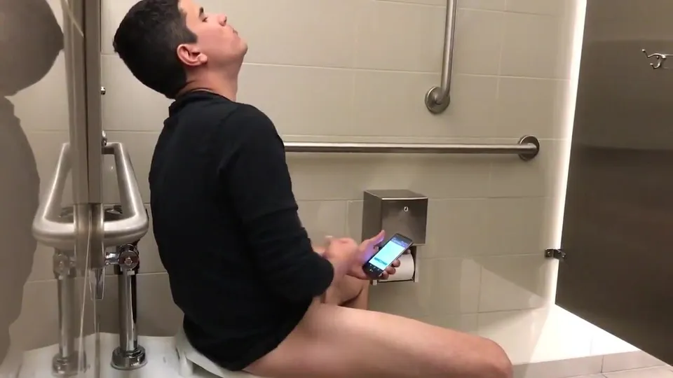 Dude gets caught jerking in public bathroom - ThisVid.com