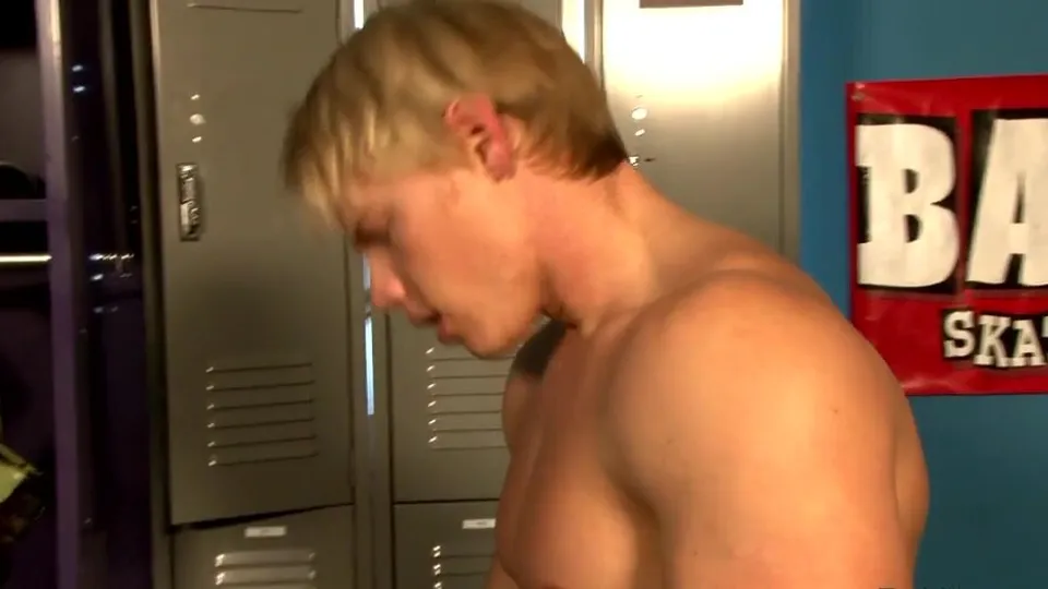 Dude Gets Dominated By Two Jocks in Locker Room 2 - ThisVid.com
