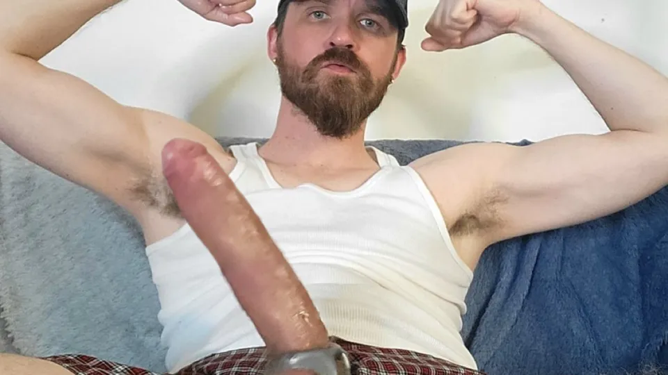 DudeItsMe busts his nut - ThisVid.com