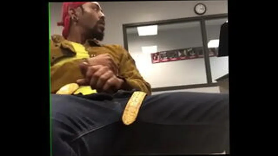 DURIEL HINES JACKING OFF AND CAUGHT IN PUBLIC CLASSROOM - Tubator