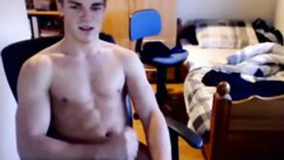 Dutch muscle boy wanks, cums and keeps wanking