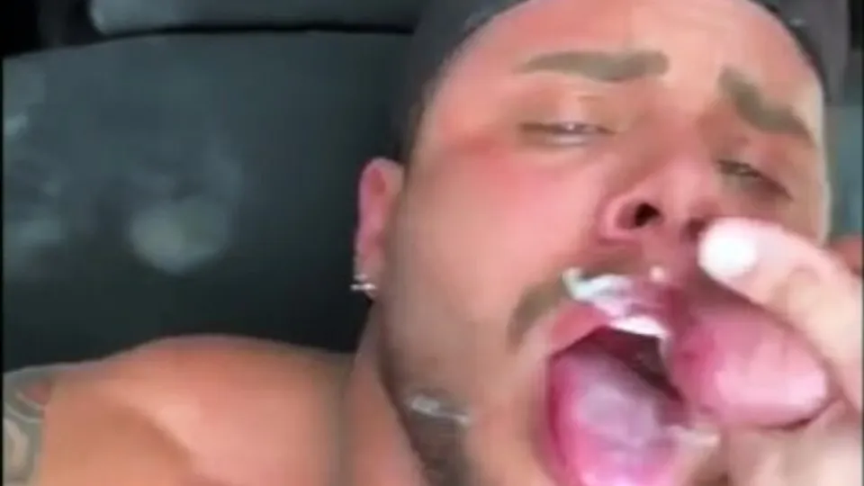 E4384 - ThisVid.com