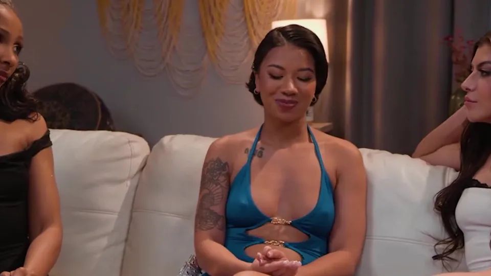 Ebony lesbos having 3some with white bff