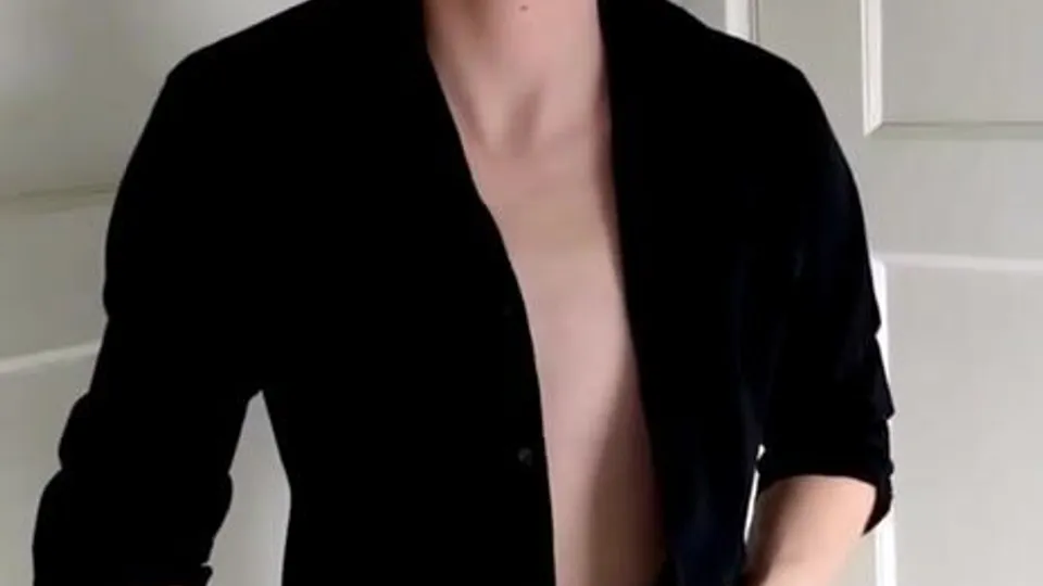 Elliott Schreiner naked stripping