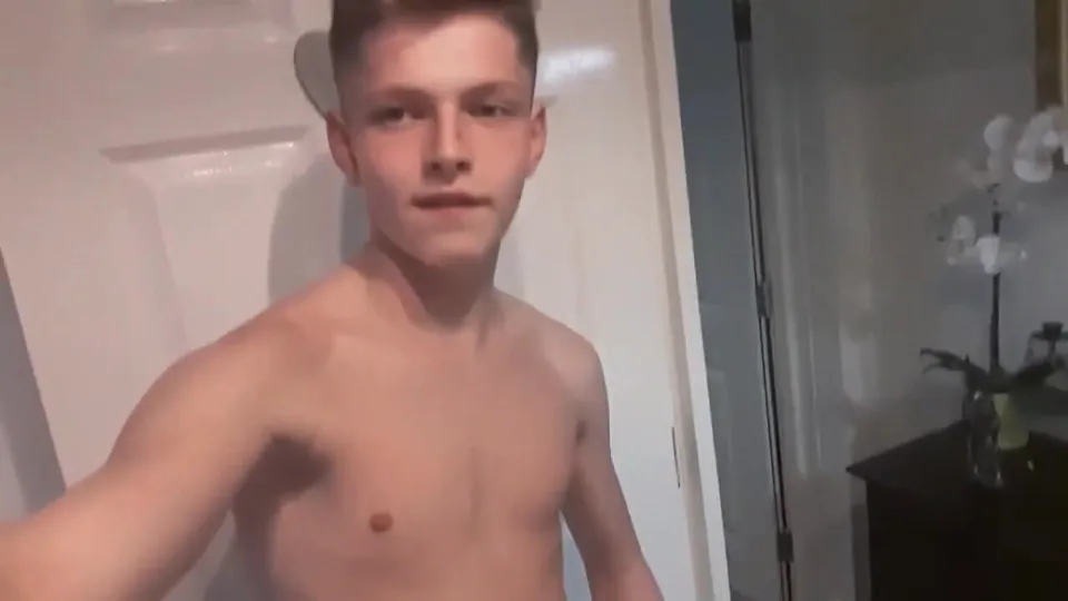 English lad whacking off - ThisVid.com