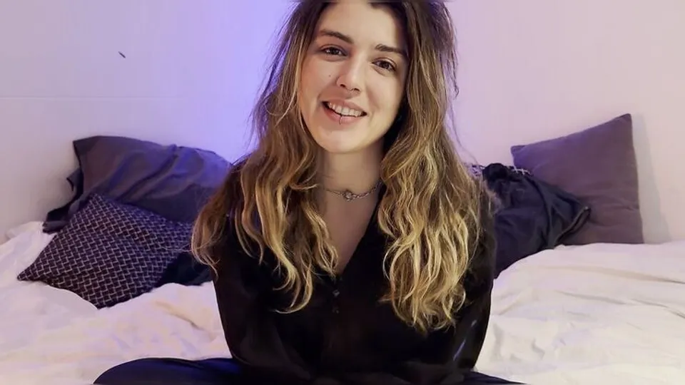 Ersties - Gia G (Ersties) - Sarahs First Anal (Gias application) 