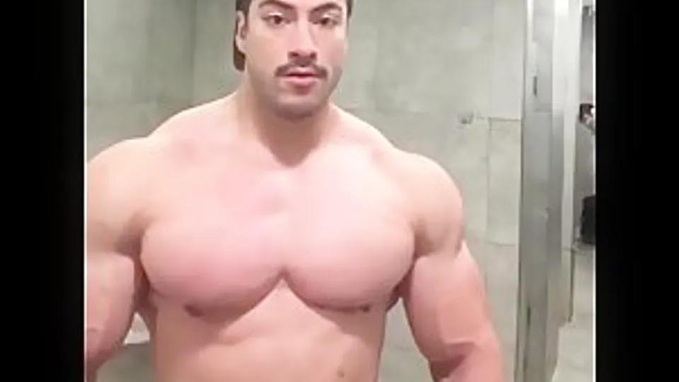Esteban Zeballos Huge Legs, Huge Pecs