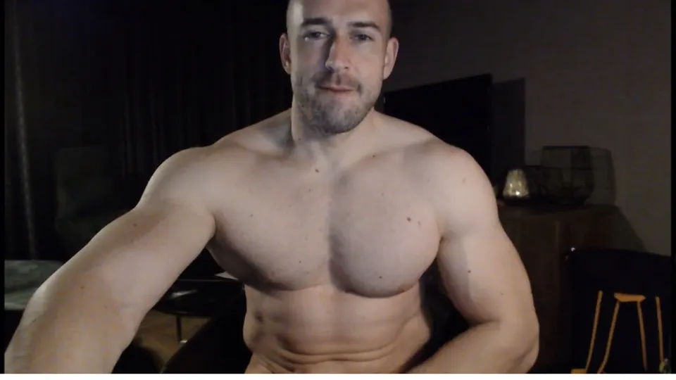 Euro muscle dude big cum - ThisVid.com