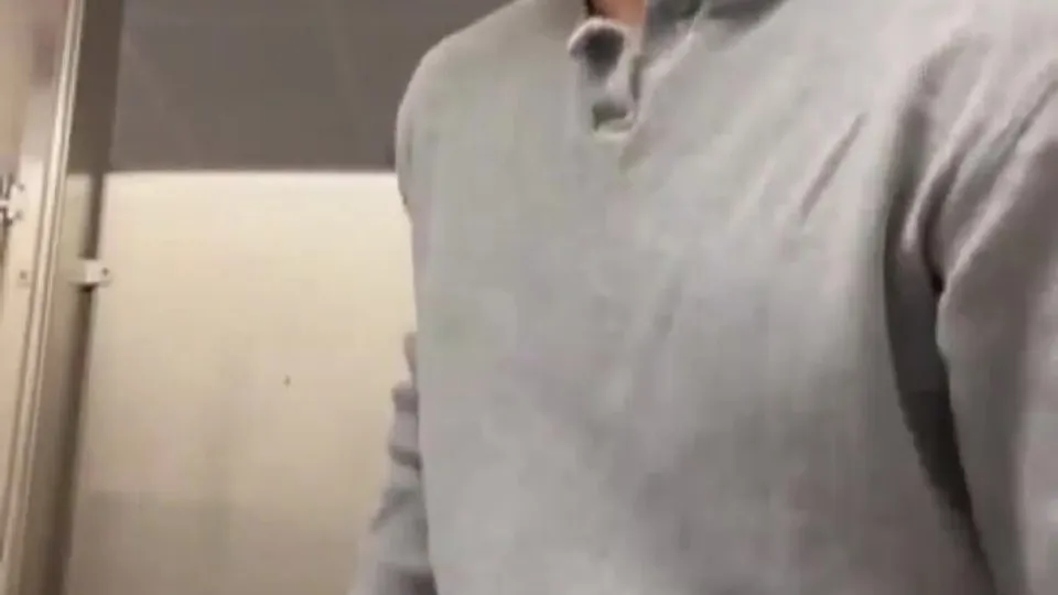 EvanLamicella - OF - Quick jerk off in a public restroom