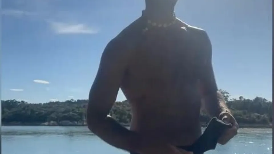 Exhib guy at lake get sucked in the wood by stranger - ThisVid.com