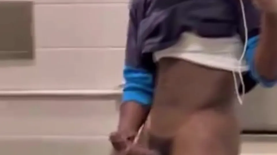 Exhibitionist stroking BBC in public - ThisVid.com