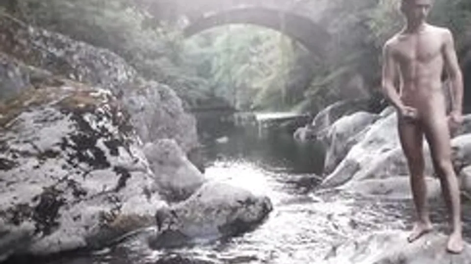 Exibicionist on the river