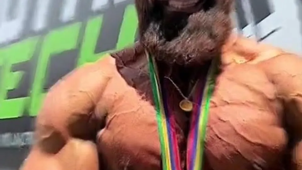 Exotic muscle daddy - ThisVid.com