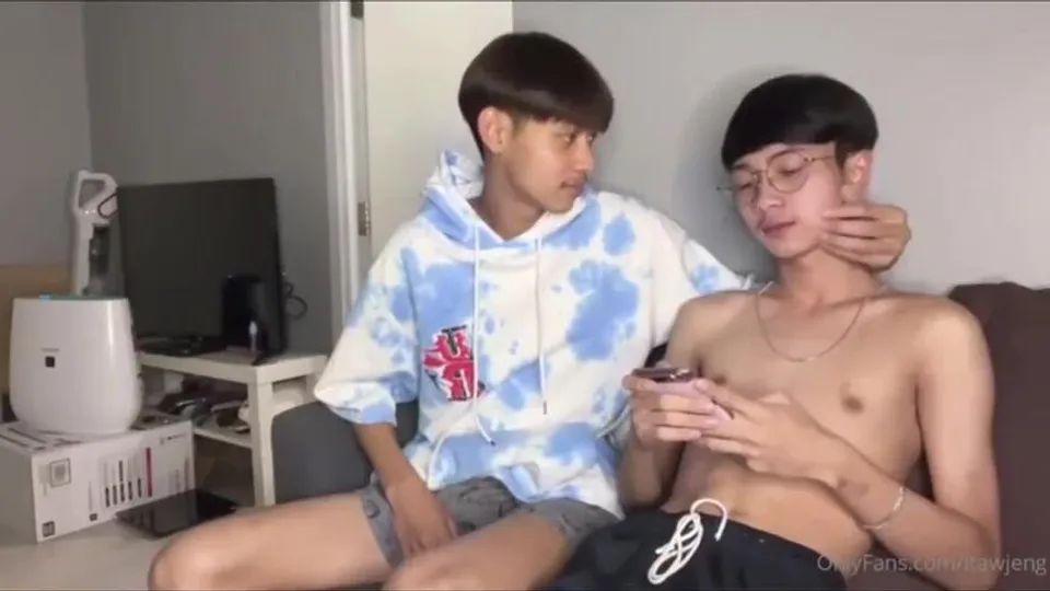 Asian Gay Bareback Handjob