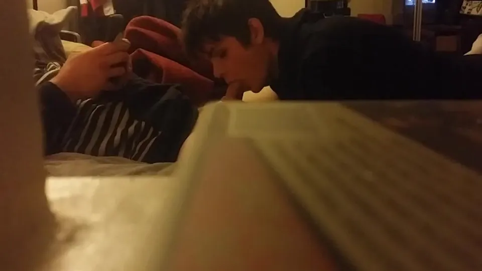 Expert bj from this cute boy - ThisVid.com