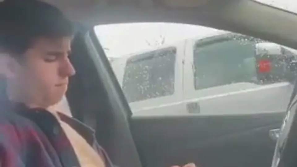 Explosive cumshot in the car - ThisVid.com