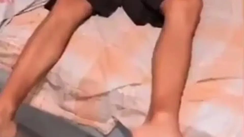 ديك نائم مكشوف