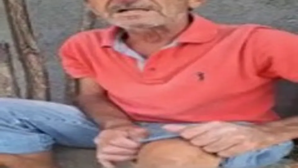 Fag pays old drunk trade for dick - video 3 - ThisVid.com