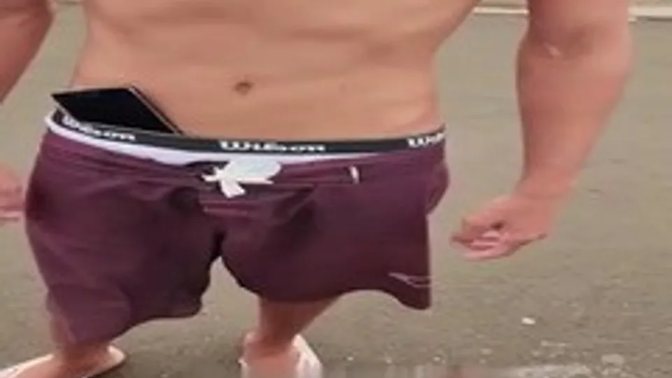 Latino Hustler Gay Müşteriyi Servis Ediyor