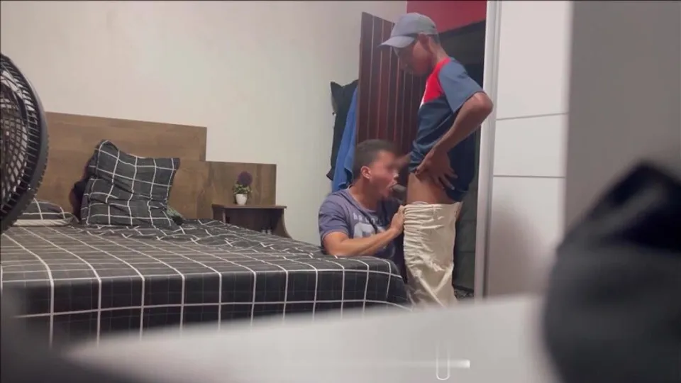 Fag pays to suck young crackhead trade off - ThisVid.com