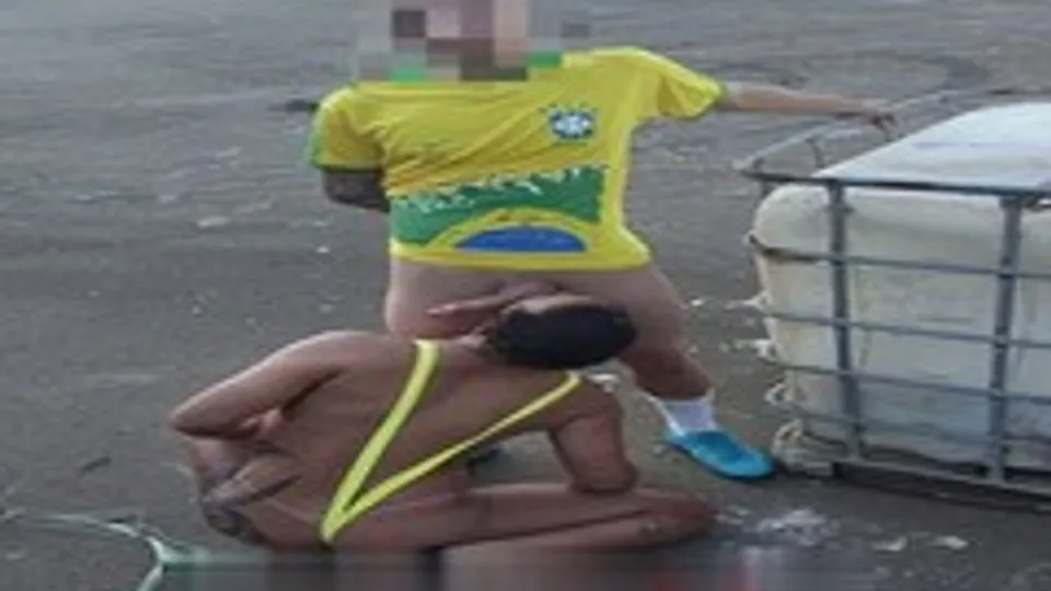 Fag takes big young latino cock up the ass outdoors - ThisVid.com 中文
