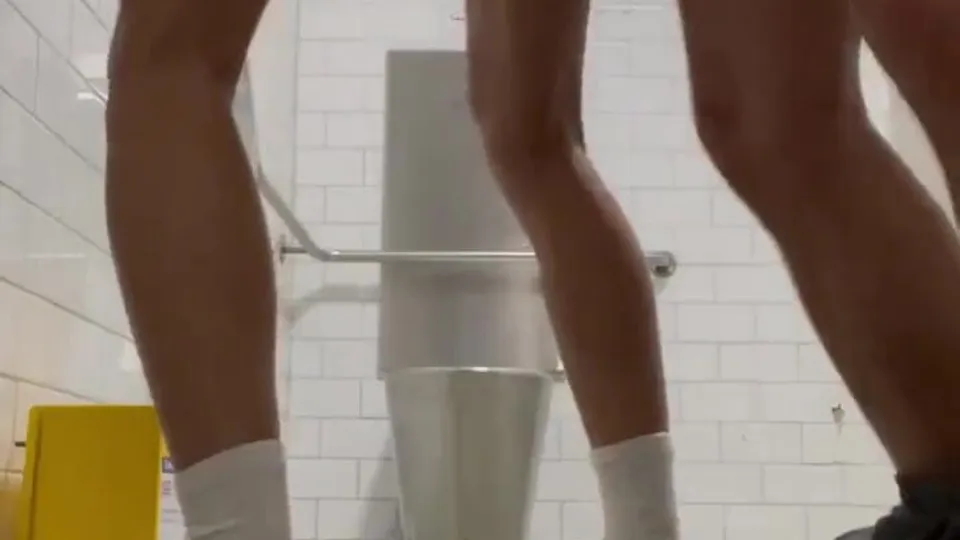 Fat dick barebacking twing cruising restroom - ThisVid.com