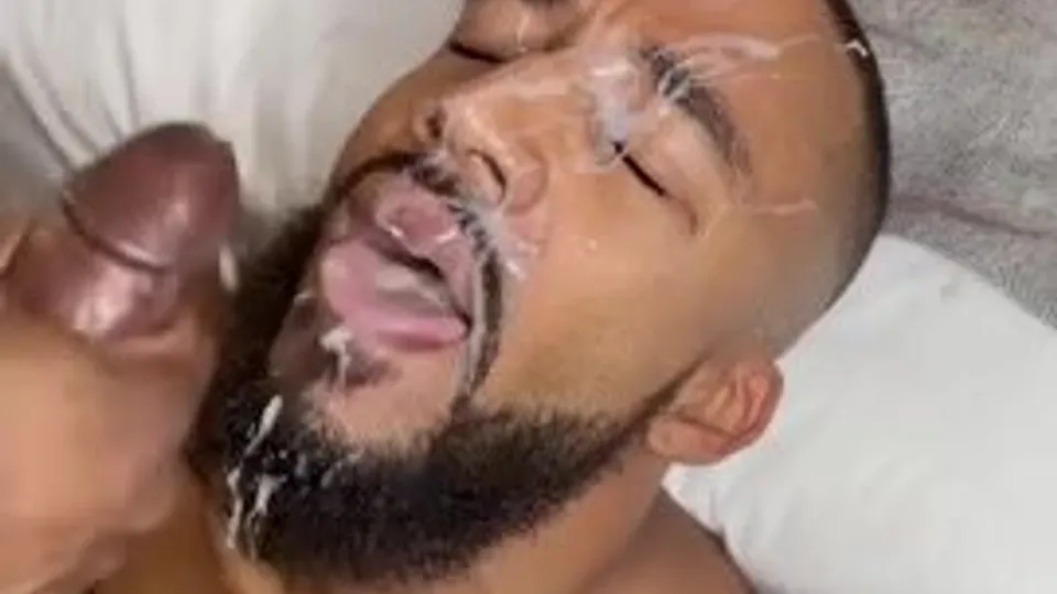 Fat Nut on his face - ThisVid.com