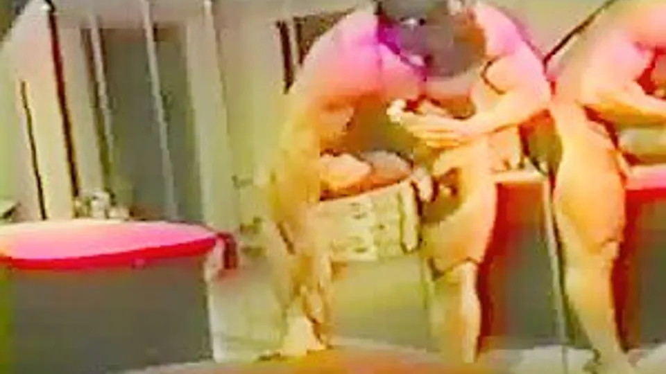 (FAV) Pro Vintage IFF Bodybuilder Naked Pose & Cum