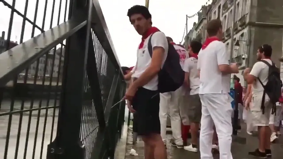 Feria piss - ThisVid.com