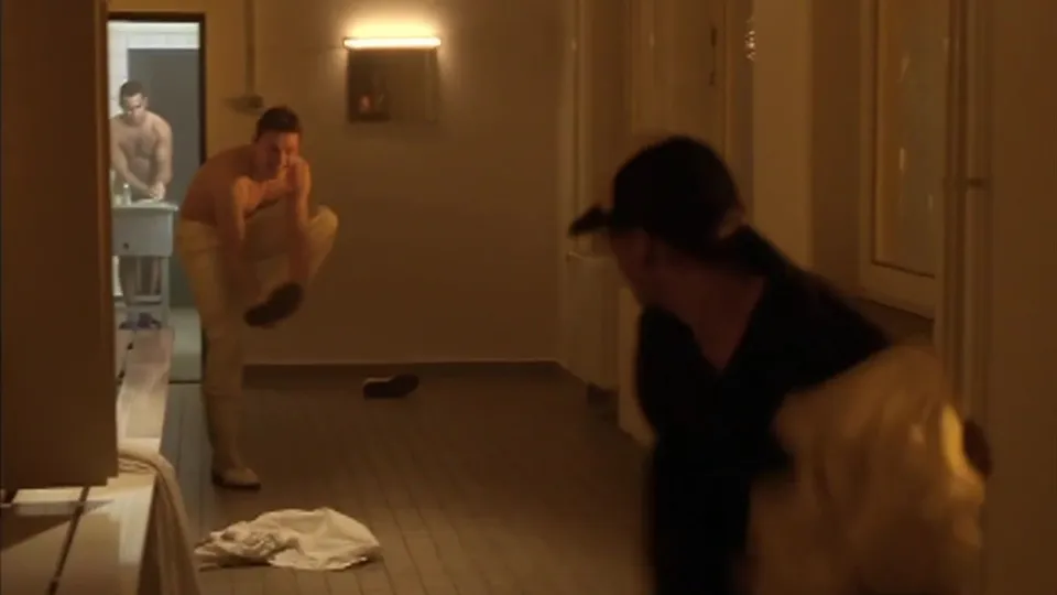 Fight in the shower - ThisVid.com
