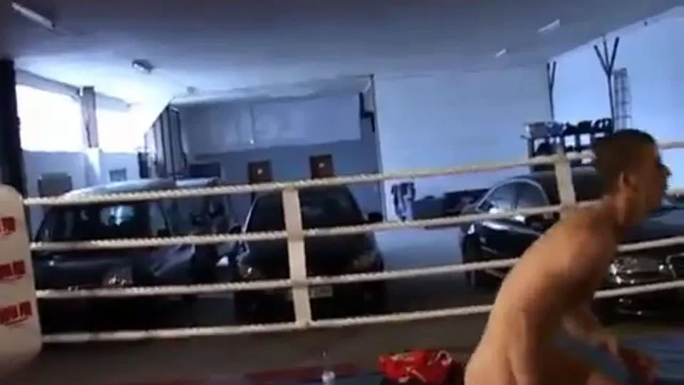 ความรักในเวที: การพบปะในเวทีชกมวย