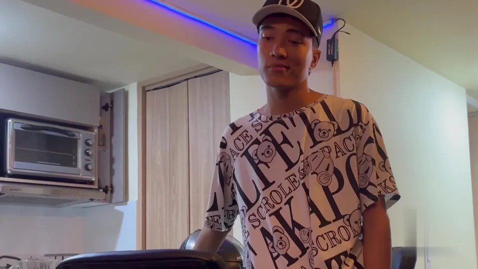 File 8 -Columbian Twink -Cold Food means a Hot Fuck