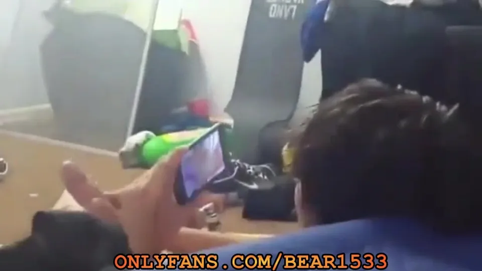 Filing His Hung Dorm Mate Jerking Huge Cum - ThisVid.com 中文