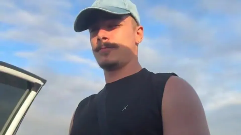 Filming friend pissing outside 3 - video 3 - ThisVid.com