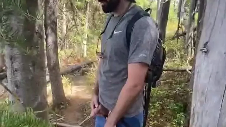 Filming friend pissing outside 66 - ThisVid.com