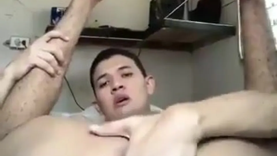 Fingering hole - video 2 - ThisVid.com