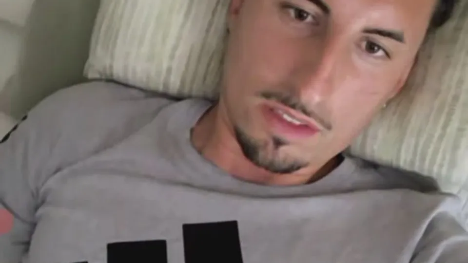 Fingster str8 spanish . Hetero español - ThisVid.com