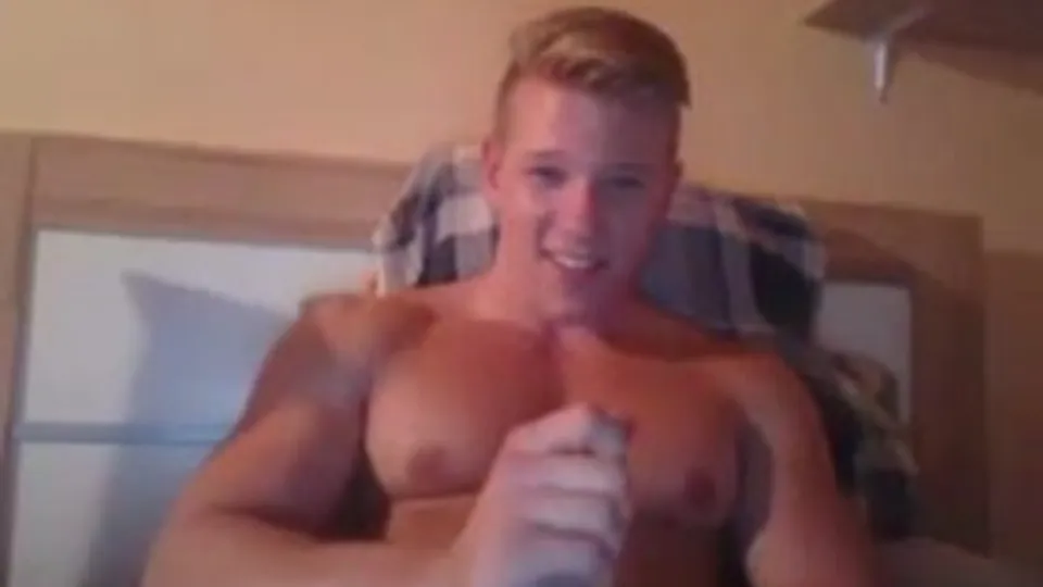 Finnish Muscle Jock on Cam